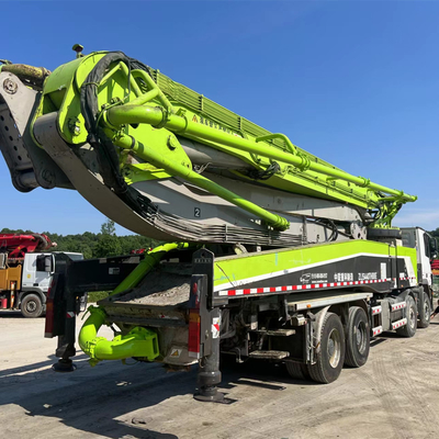 47 50 52 เมตรรถบรรทุกคอนกรีตปั๊มดีเซล 400L 300kW